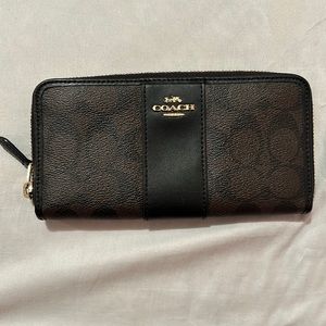 Coach Accordion Wallet - Like new!